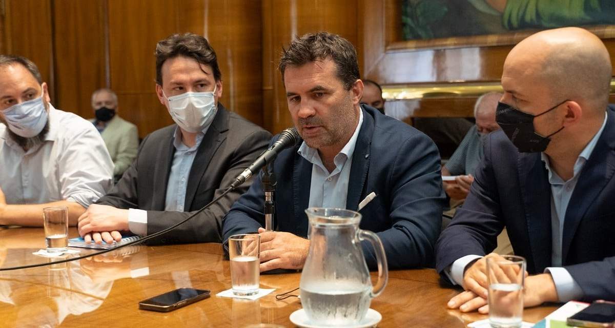Darío Martínez, secretario de Energía, en el encuentro. Fuente: (Twitter)
