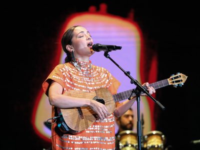 Natalia Lafourcade regaló lo mejor “De Todas las Flores” en el Auditorio