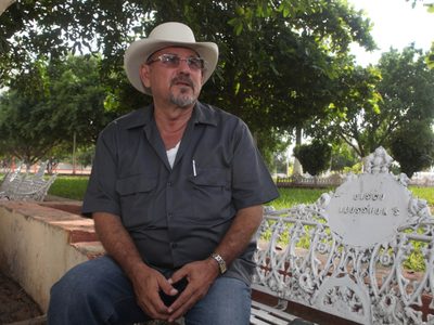 Felipe Calderón condena asesinato de Hipólito Mora: "Me uno a las exigencias de justicia"