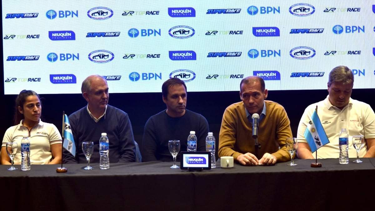 Presentación de las carreras Top Race y Superbike. Fuente: (Javier Manzano)