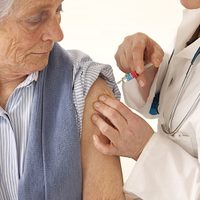Por el coronavirus se adelanta y se amplía la vacuna antigripal