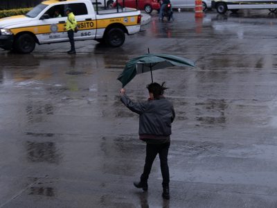 Ciclones Bárbara y Cosme podrían unirse; lloverá muy fuerte de lunes a jueves en estas entidades