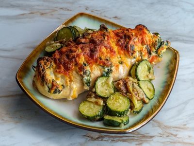 Supremas de pollo rellenas con espinaca: tentate con esta receta bien jugosa para el almuerzo o cena