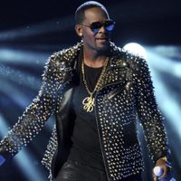 Youtube elimina canales del cantante R. Kelly por acusaciones de tráfico sexual