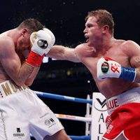 Canelo Álvarez: tremendo triunfo ante Smith, récord y el posible futuro rival