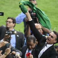 A pesar de las muertes y contagios por coronavirus Bolsonaro quiere que el fútbol vuelva a Brasil