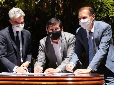Villa Pehuenia también firmó convenio por una nueva terminal de ómnibus