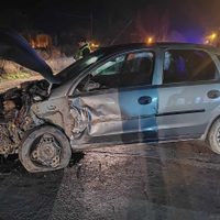 Conductores alcoholizados provocaron dos incidentes de tránsito e intentaron huir del lugar