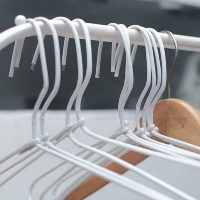 No tires las perchas viejas o rotas: mirá el increíble uso que les podés dar luego de lavar la ropa
