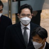 El heredero de Samsung, condenado a dos años y medio de cárcel por un caso de sobornos
