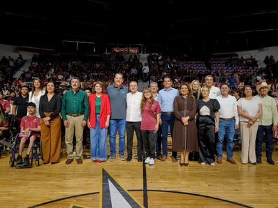 Gobernador Durazo beca a más de 600 atletas sonorenses y asegura su formación deportiva