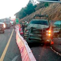 Choque en la carretera a Pátzcuaro deja cuatro militares y dos civiles heridos