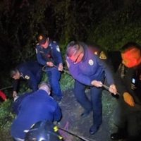 Rescatan a cuatro jóvenes que cayeron en barranco del Bosque de Chapultepec