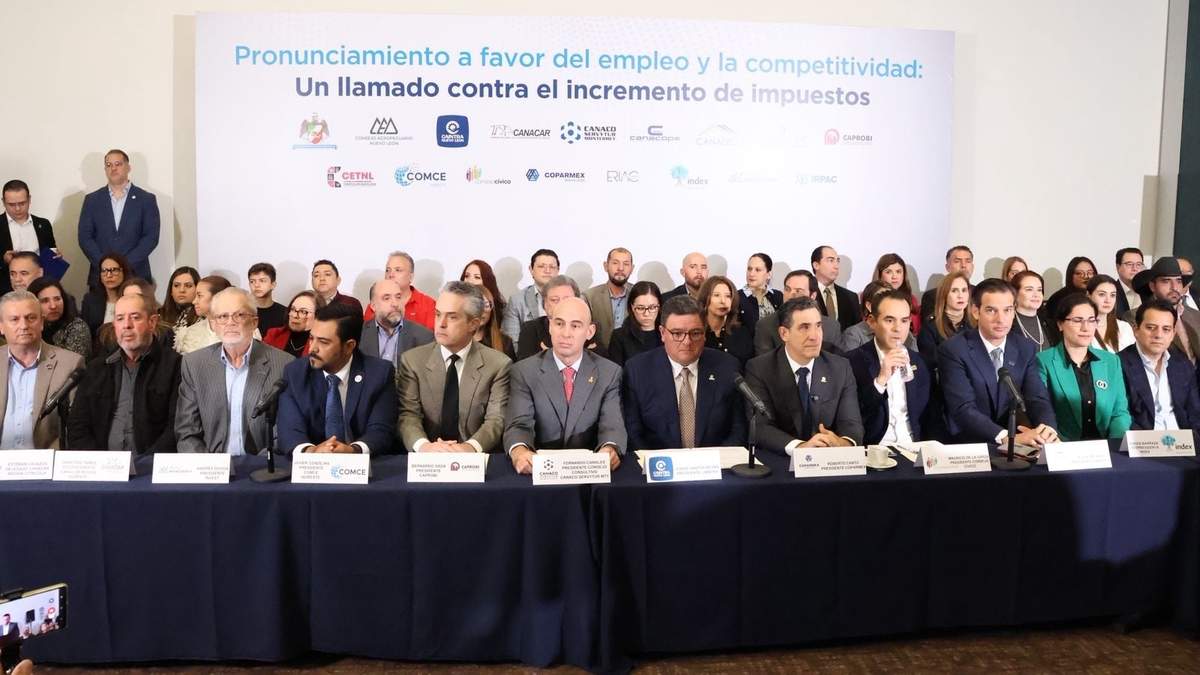 Conferencia de representantes de cámaras empresariales de Nuevo León