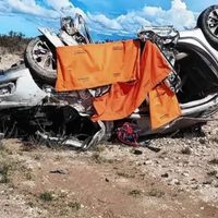 Dolor por la muerte de una psicóloga de Neuquén en un vuelco; su hijo está muy grave