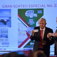 #Procesofoto: La rifa del avión presidencial, el coronavirus, Bernie Sanders, tornados en Tennessee...