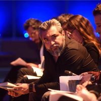 El escritor chileno Cristian Alarcón gana el Premio Alfaguara de Novela por "El tercer paraíso"