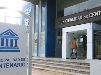 Familias de Centenario, que habían tomado terrenos, llevaron su reclamo al municipio