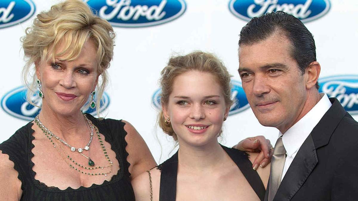 Stella del Carmen, Antonio Banderas y Melanie Griffith. Fuente: (Twitter)