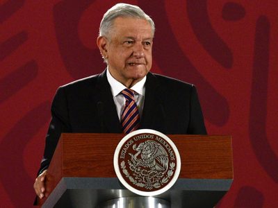 Nos dejaron una deuda de 10.8 billones, tenemos que pagar muchos intereses: AMLO