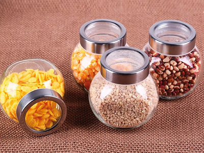 Rescatá los frascos que ibas a tirar y transformalos en estos dispensers para tu cocina o lavadero