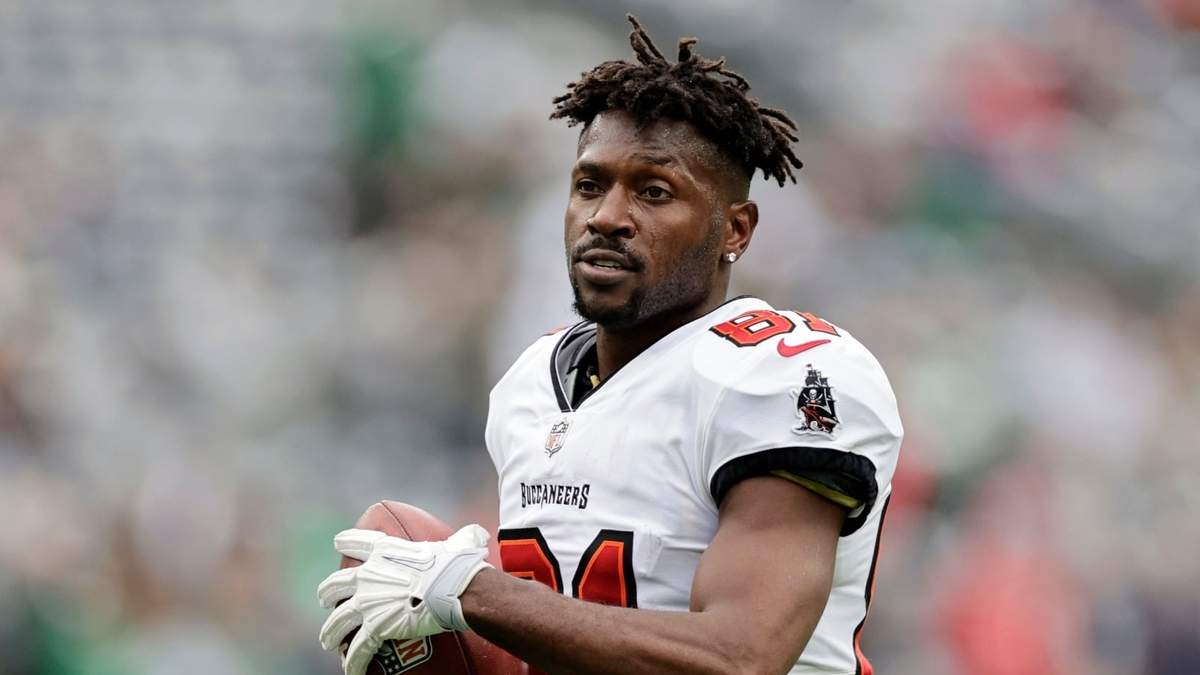 Foto del 2 de enero del 2022 del receptor de los Buccaneers de Tampa Bay Antonio Brown en el encuentro ante los Jets de Nueva York