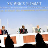 Trump desafía a los BRICS y se lanza contra propuesta de una moneda común