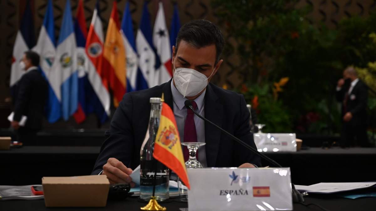Pedro Sánchez anunció que a partir del 26 de junio el cubrebocas no será obligatorio en España
