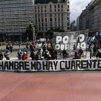 Insólito y contradictorio: piqueteros rompieron el aislamiento “para garantizar” la cuarentena