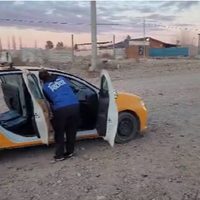 Una pareja fue detenida, sospechosa por ser la que robó y golpeó a la taxista
