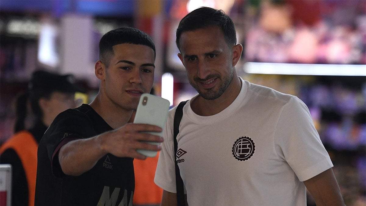 Carlos Izquierdoz, capitán, figura y emblema de Lanús