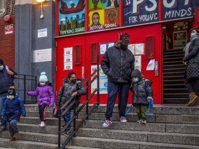 Escuelas públicas de Nueva York dicen a Trump que no cumplirán con la orden DEI