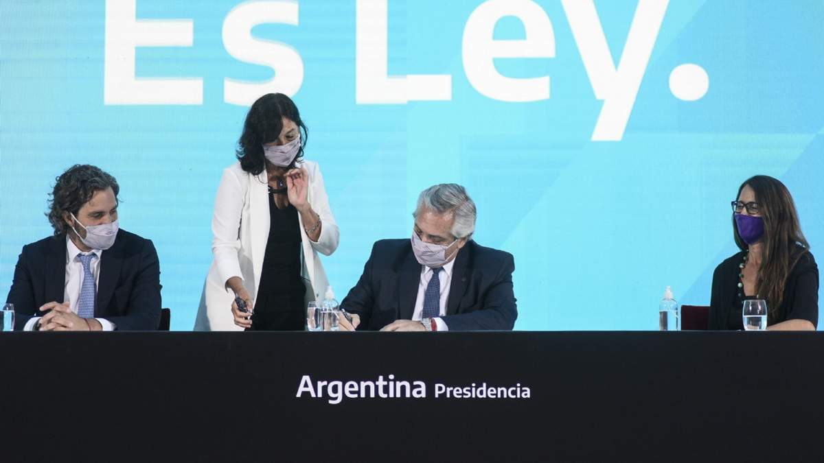 Alberto Fernández promulgó la IVE. Fuente: (Twitter)