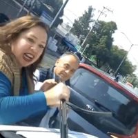 #LadyParabrisas: exhiben y viralizan a mujer por golpear un vehículo en la CDMX (Video)