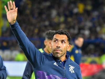 “No tengo relación”: Carlos Tevez se refirió a la gestión de Juan Román Riquelme en Boca