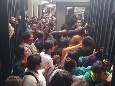 Suman 15 planteles de la UNAM en paro de labores