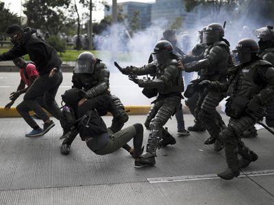 Violencia y represión: las protestas en Colombia ya suman 6 días y 16 muertos
