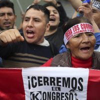 Presidente de Perú disuelve el Congreso para llamar a elecciones