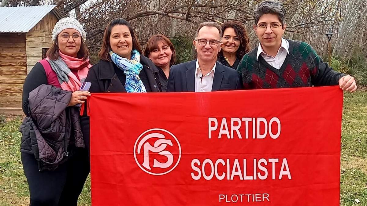El Partido Socialista y sus candidatos a concejales. Fuente: (Facebook)