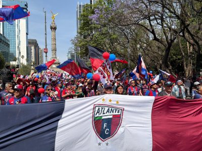 Les guste o no les guste: el Atlante cumple 110 y lo festeja en el Ángel de la Independencia
