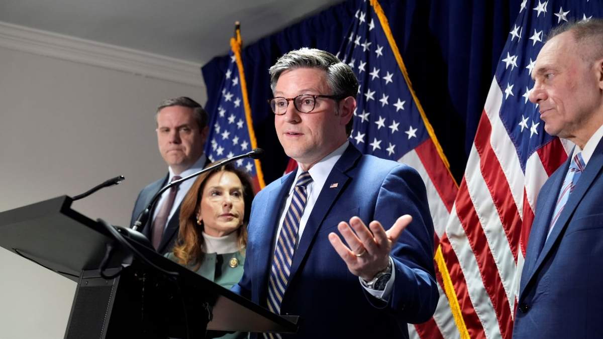 El presidente de la Cámara de Representantes Mike Johnson