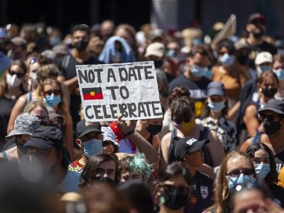Miles de personas marcharon en contra del "Día de Australia"
