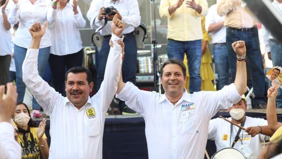 Juan Isidro Paredes (izq.), candidato a la presidencia municipal de Concordia, Sinaloa