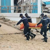 Mueren cerca de 50 migrantes y desaparecen 100 tras hundirse una embarcación en Mauritania