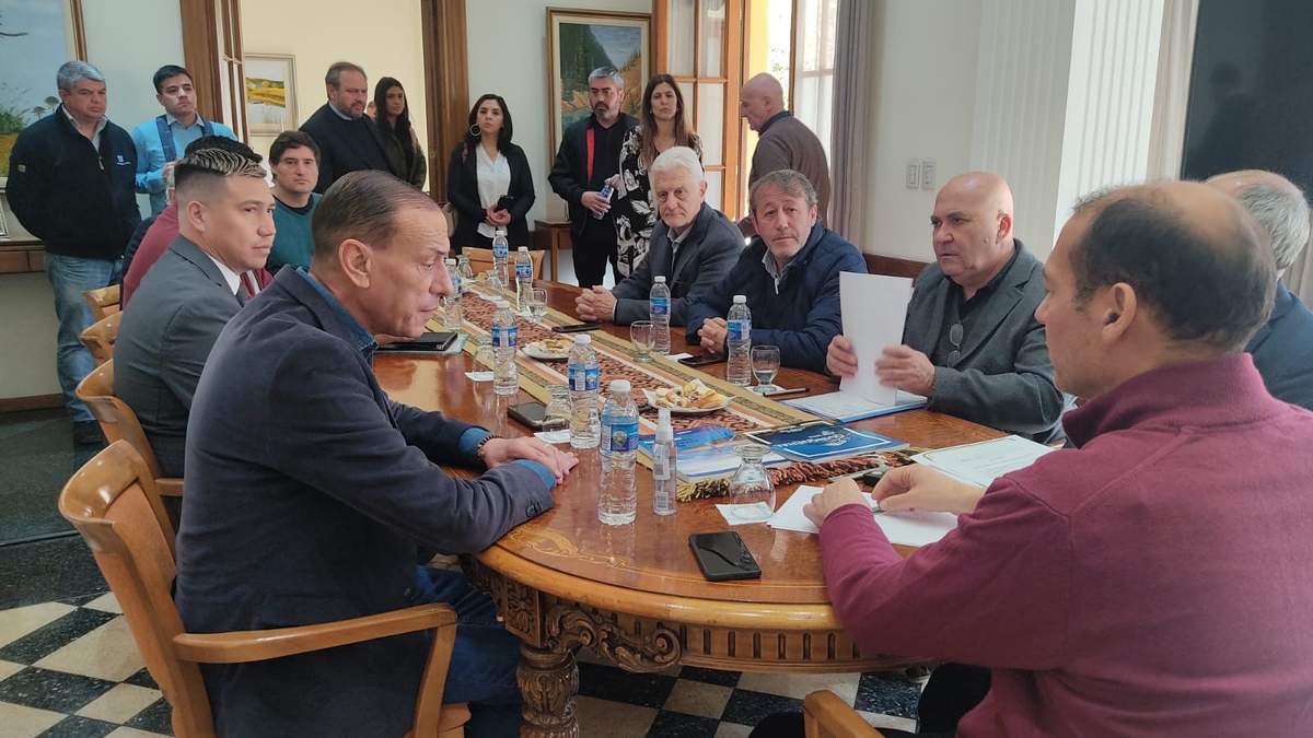 Enuentro en Casa de Gobierno. Fuente (WhatsApp).