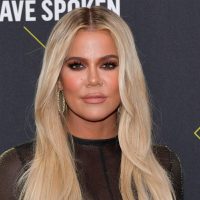Unidas y con mucha elegancia: apareció Khloé Kardashian con una de sus hermanas