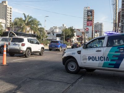 Un joven delincuente murió al intentar robarle a un policía