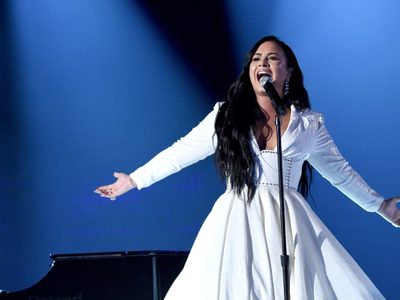 ¡Llorarás! Demi Lovato conmueve al mundo entero por su mensaje en su presentación en los Grammys
