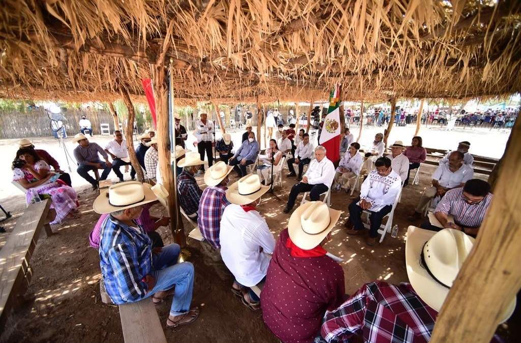 López Obrador en un dialogo con las comunidades indígenas de los ocho pueblos yaquis en Vícam