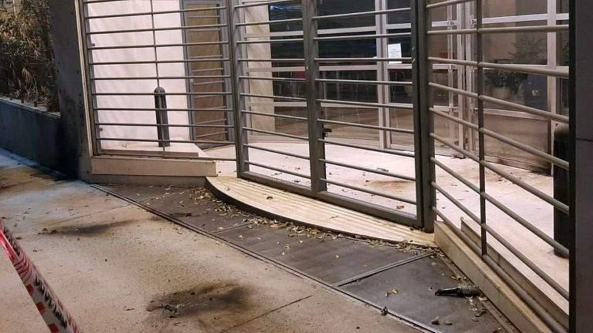 El frente del edificio de Clarín. Fuente: (Twitter)